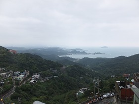 向こうは石垣島?尖閣諸島?