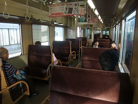 アクアライナー車内