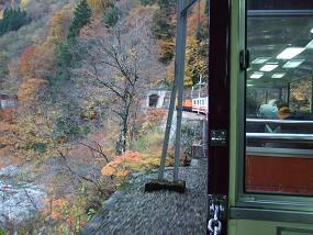 峡谷鉄道は行く