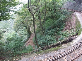 쐬