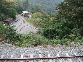 쐬