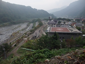 쐬