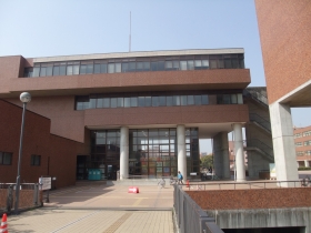 中央図書館