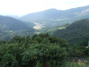 内山集落を望む