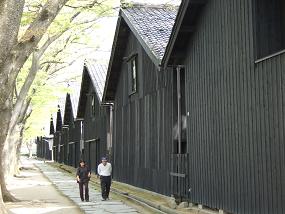 山居倉庫裏面