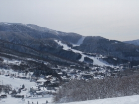 蔵王温泉温泉街全景